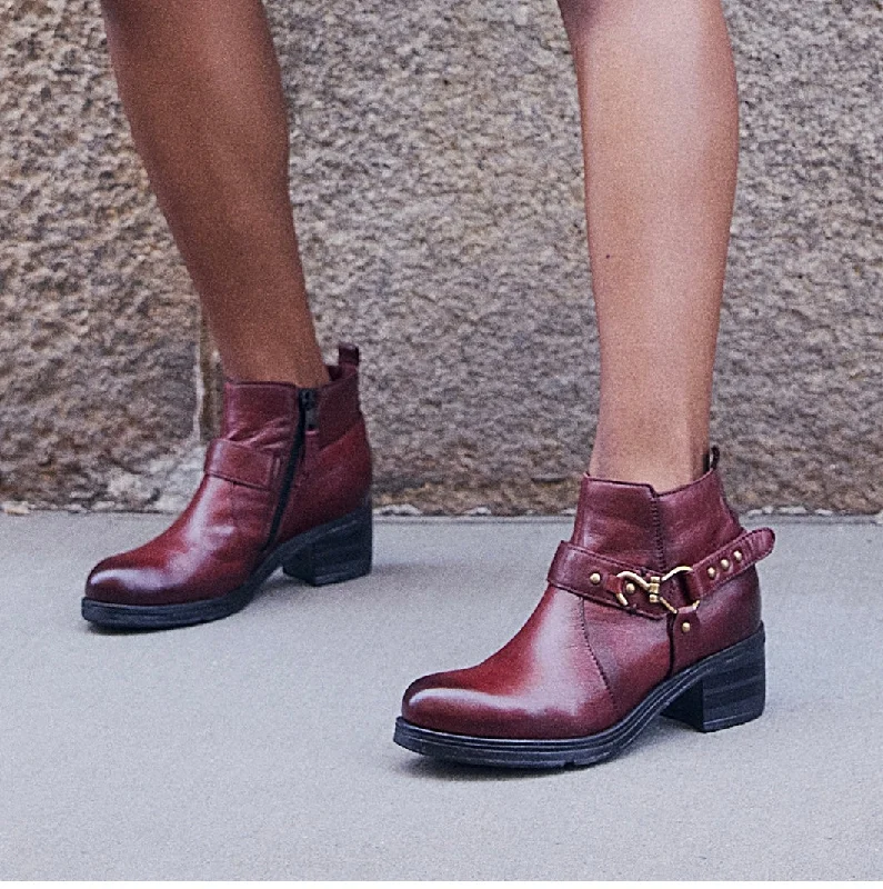 Sydni Boot - Merlot