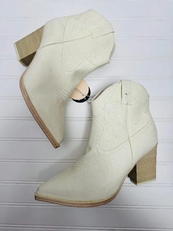 Boots Ankle Heels By arula In Cream, Size: 9