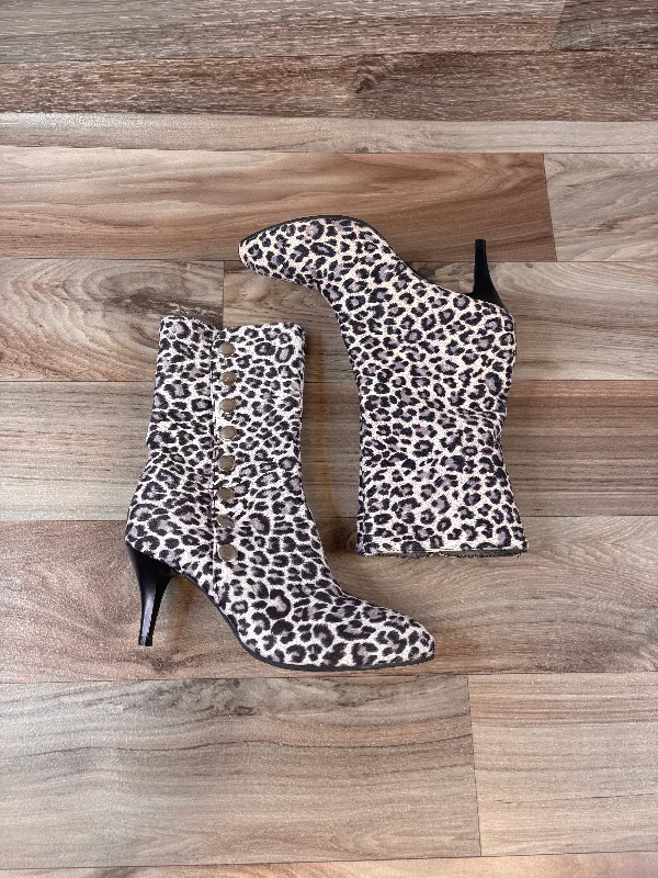 Boots Ankle Heels By Cmf In Animal Print, Size: 8.5