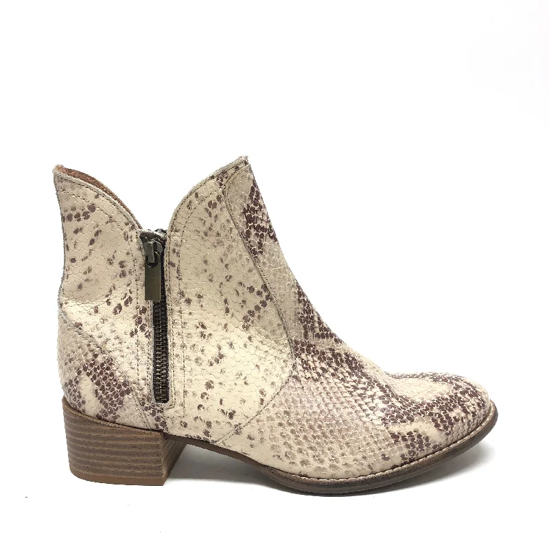 Boots Ankle Heels By Seychelles In Snakeskin Print, Size: 8.5